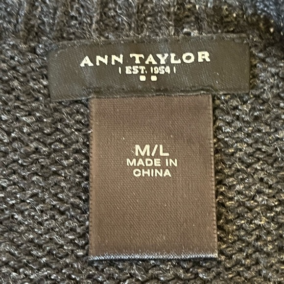 Ann Taylor sweater - Picture 9 of 10